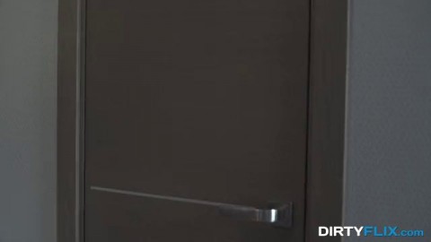 Adorable Room Mate Mia Piper Teases And Gets Fucked From Behind Beautiful Pussy