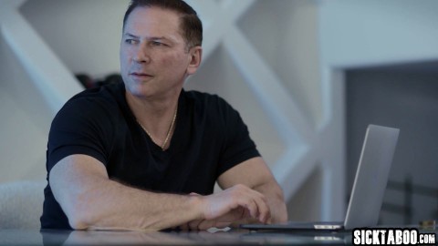 Sexy big ass teen stepdaughter Hazel Moore seduced her big dick stepdad