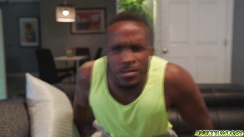 Hot gay threesome sex with Devin Des and Pheonix Fellington