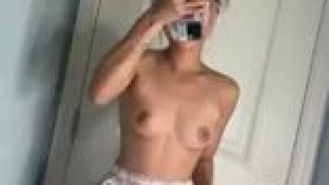 OnlyFans Selfie Barely Legal