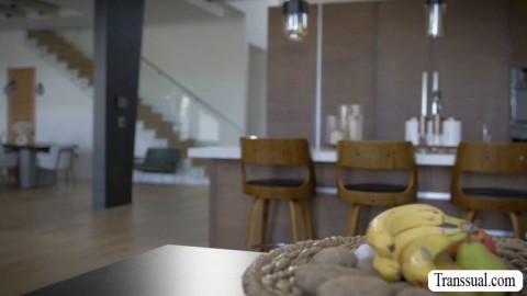 TS Erica Cherry fucks Destiny Cruz pussy