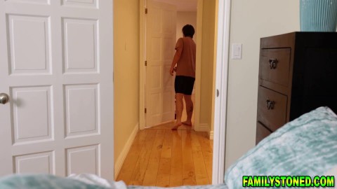 Stepsister hid under the blanket and starts sucking stepbros cock