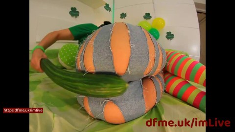 Jeans Teasing the hotest solo babes