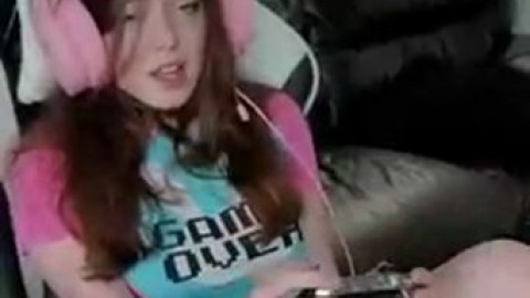 Blowjob Gamer Girl Sucking