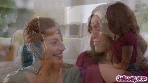 Kira leads Spencer and Freya to lesbian encounter