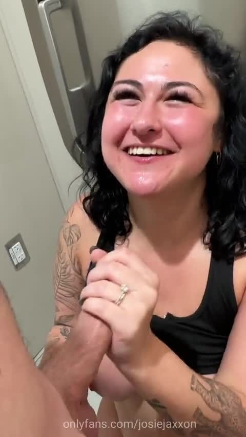 josie jaxxon gets a hot creampie at the airport after getting her real public airport bath little angel porntrex