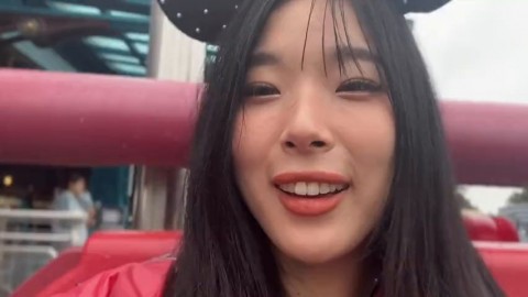 elle lee's petite frame gets onlyfans