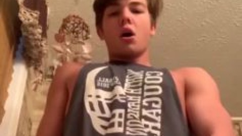 Muscle twink cums - ThisVid.com(2)